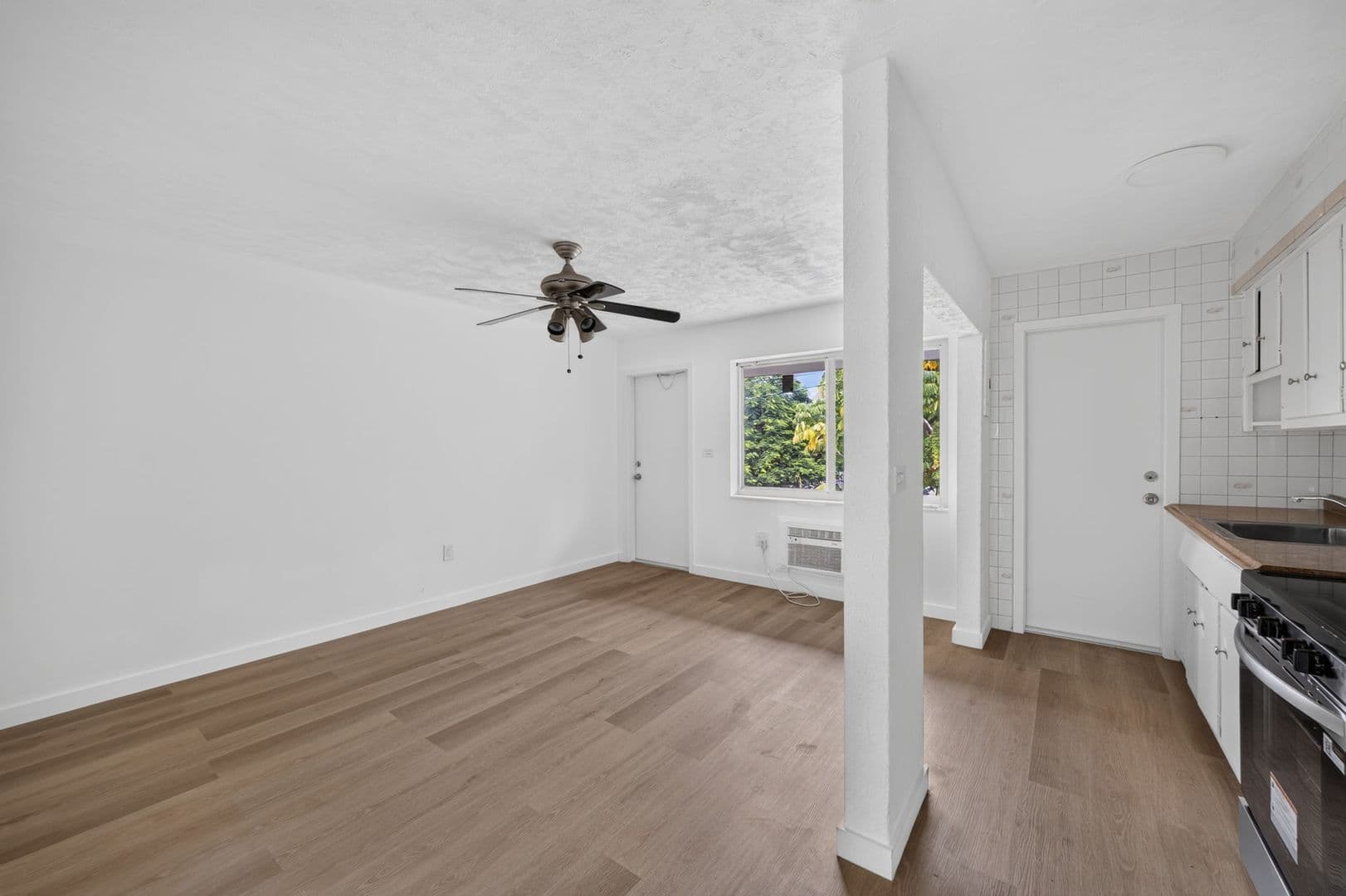 Miami Apartment: 60 NW 79th St
