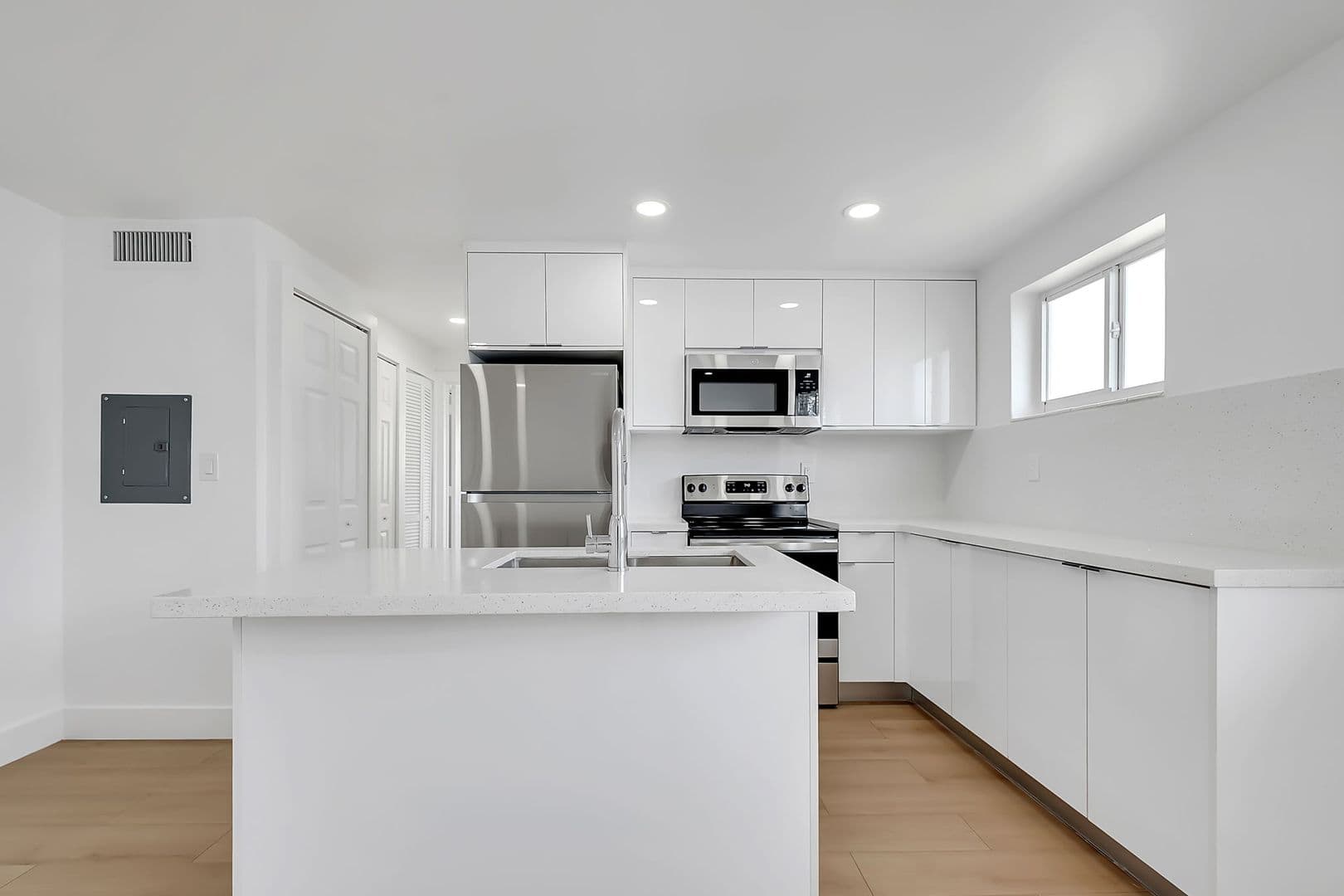 Miami Apartment: 1632 NW 16th Terrace - Unit 6