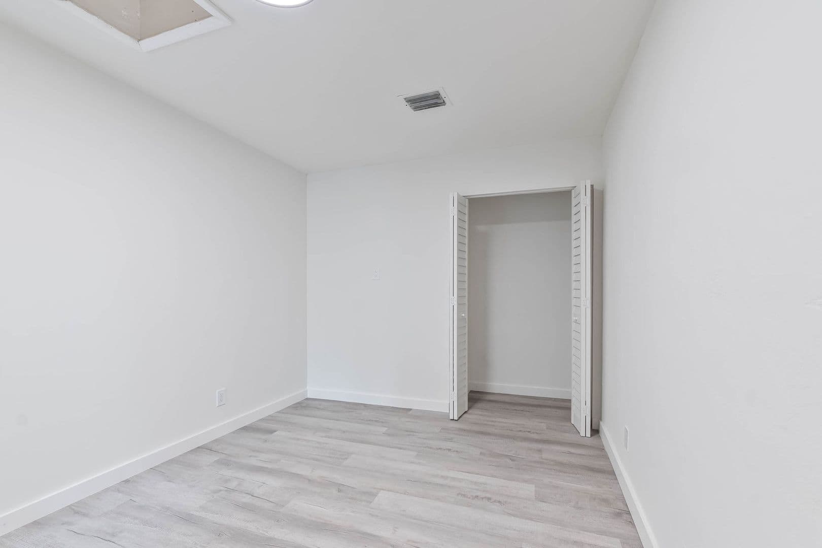Miami Apartment: 25 NW 78th St
