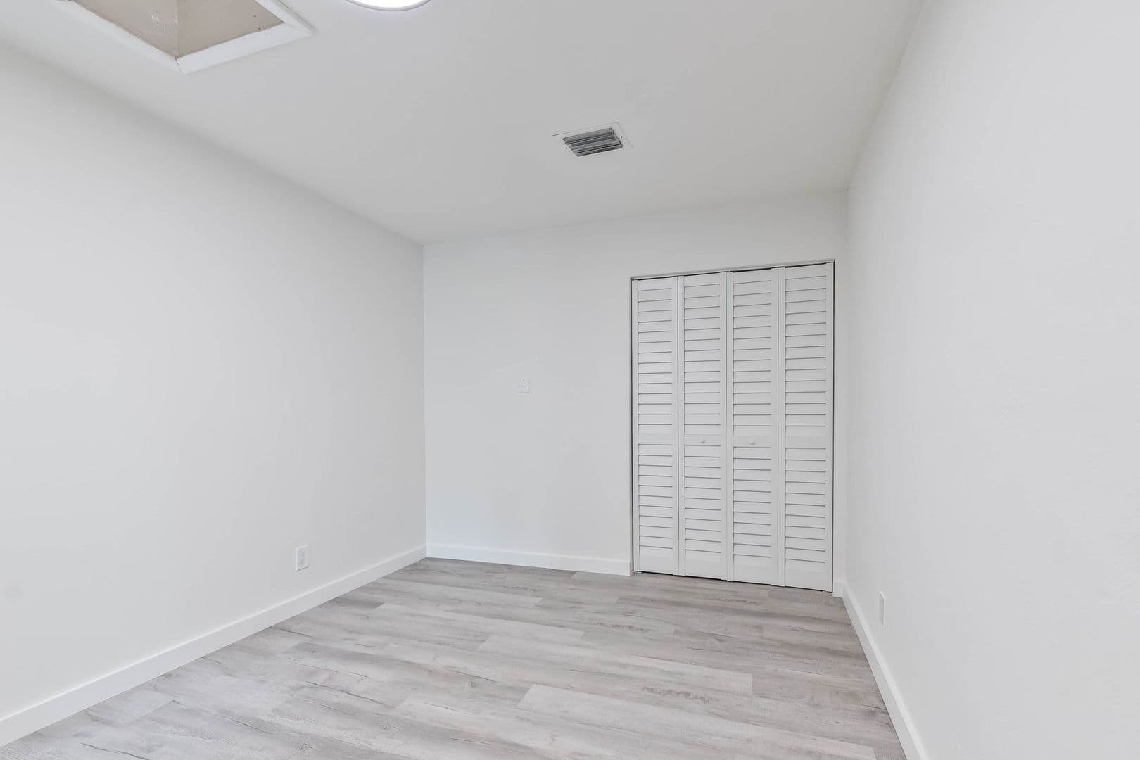 Miami Apartment: 25 NW 78th St