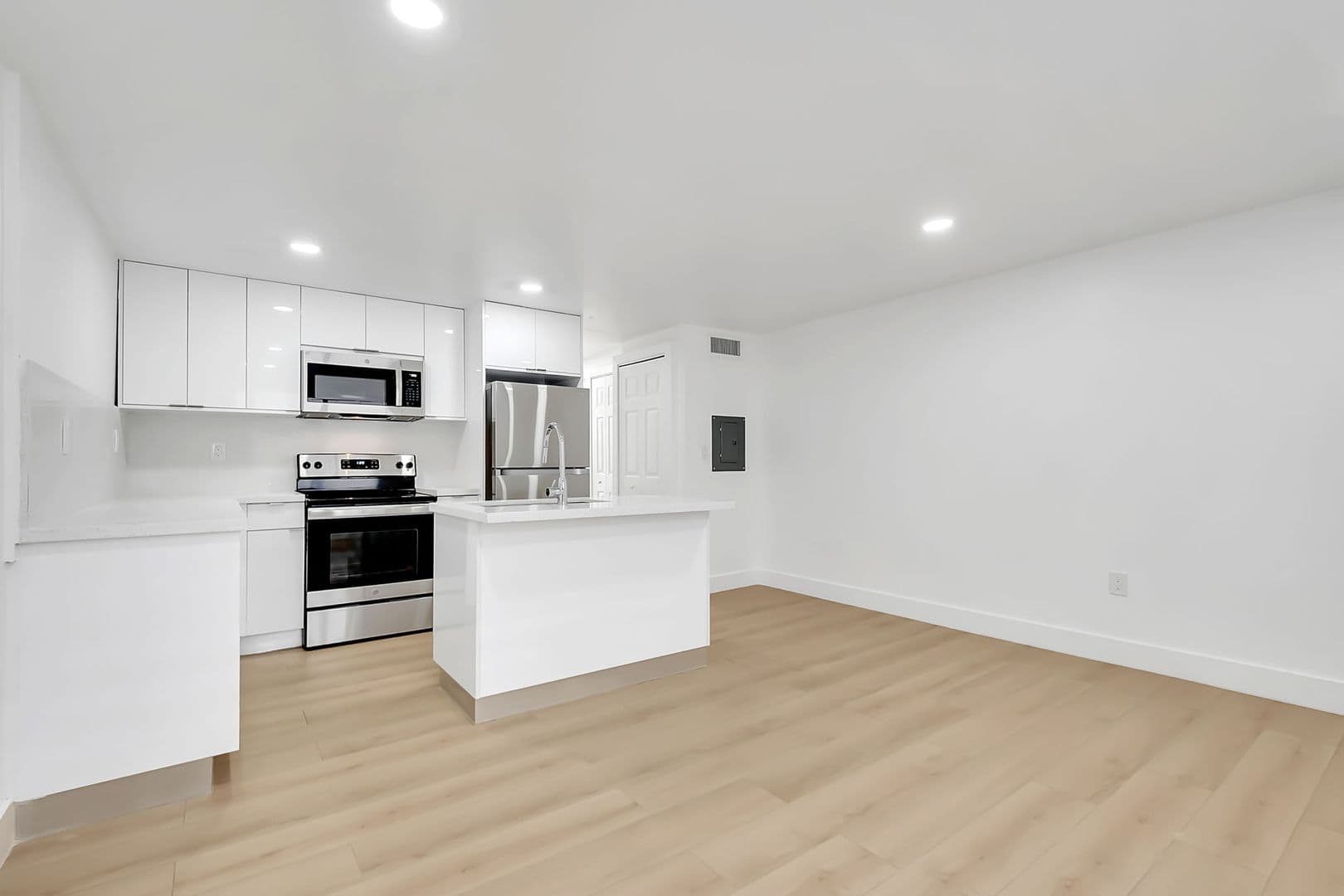 Miami Apartment: 1632 NW 16th Terrace - Unit 6
