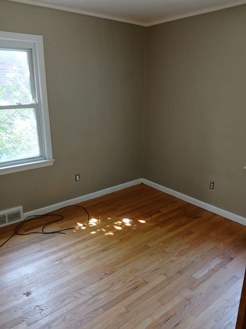 Warren House: 21099 Blackmar