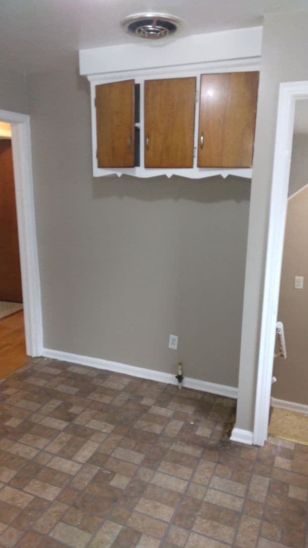 Warren House: 21099 Blackmar