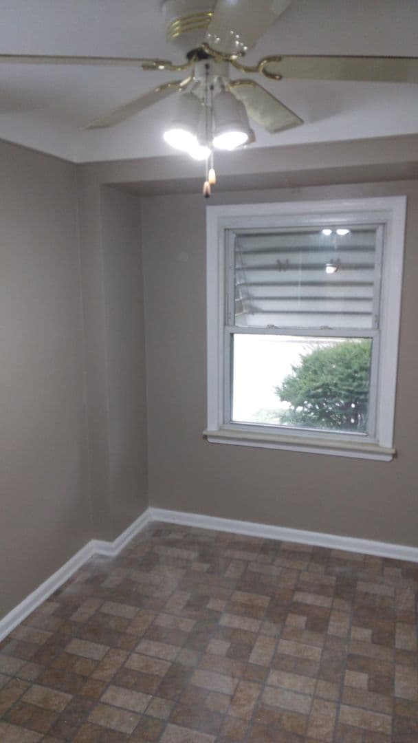 Warren House: 21099 Blackmar