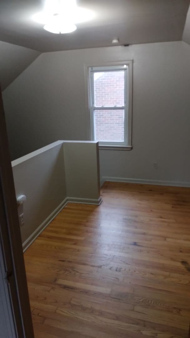 Warren House: 21099 Blackmar