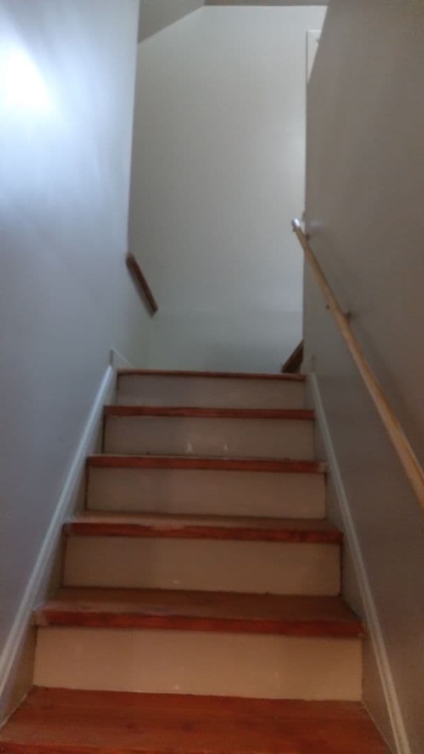 Warren House: 21099 Blackmar
