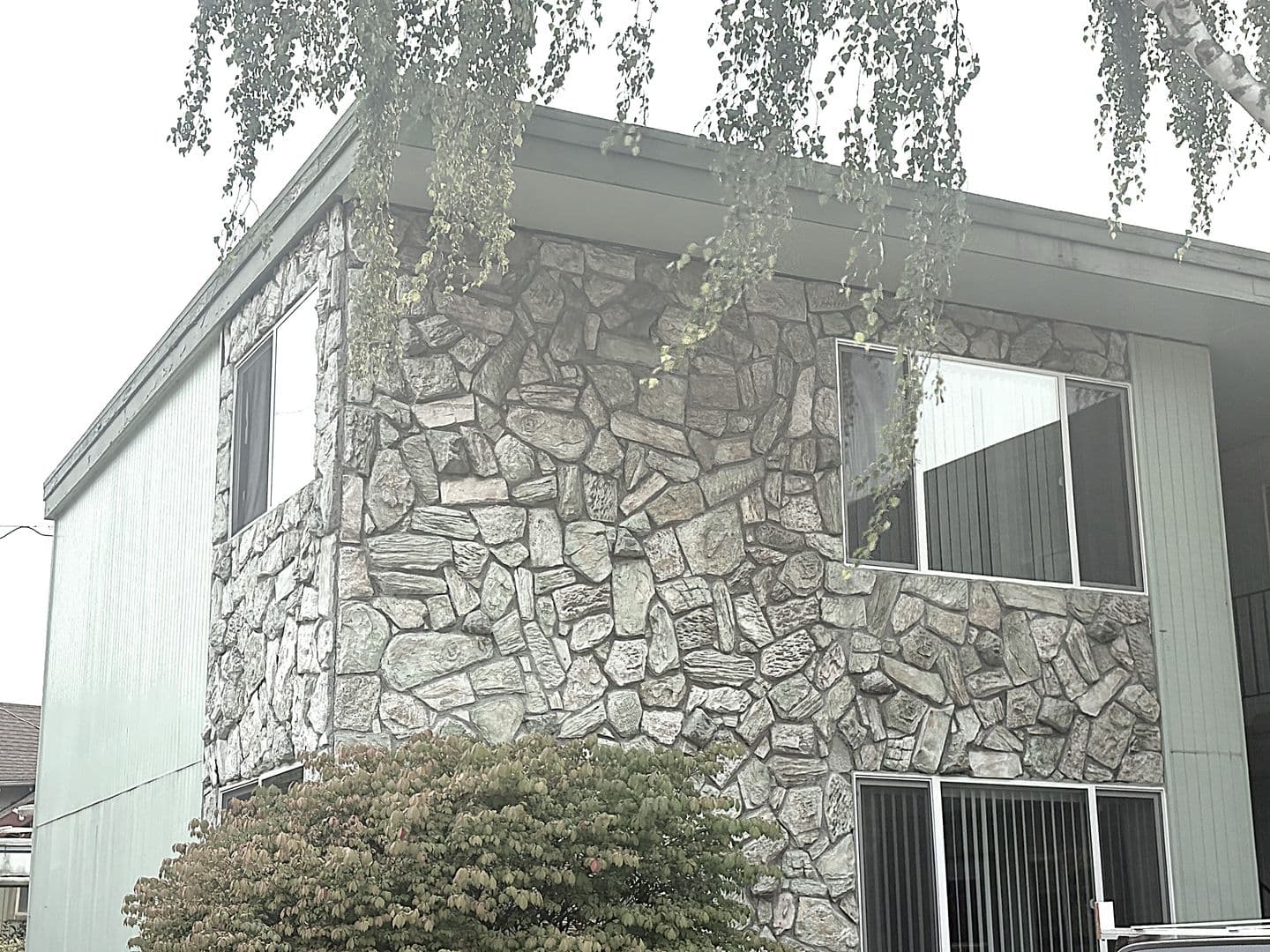 Portland Apartment: 5330 Southeast Lafayette St.