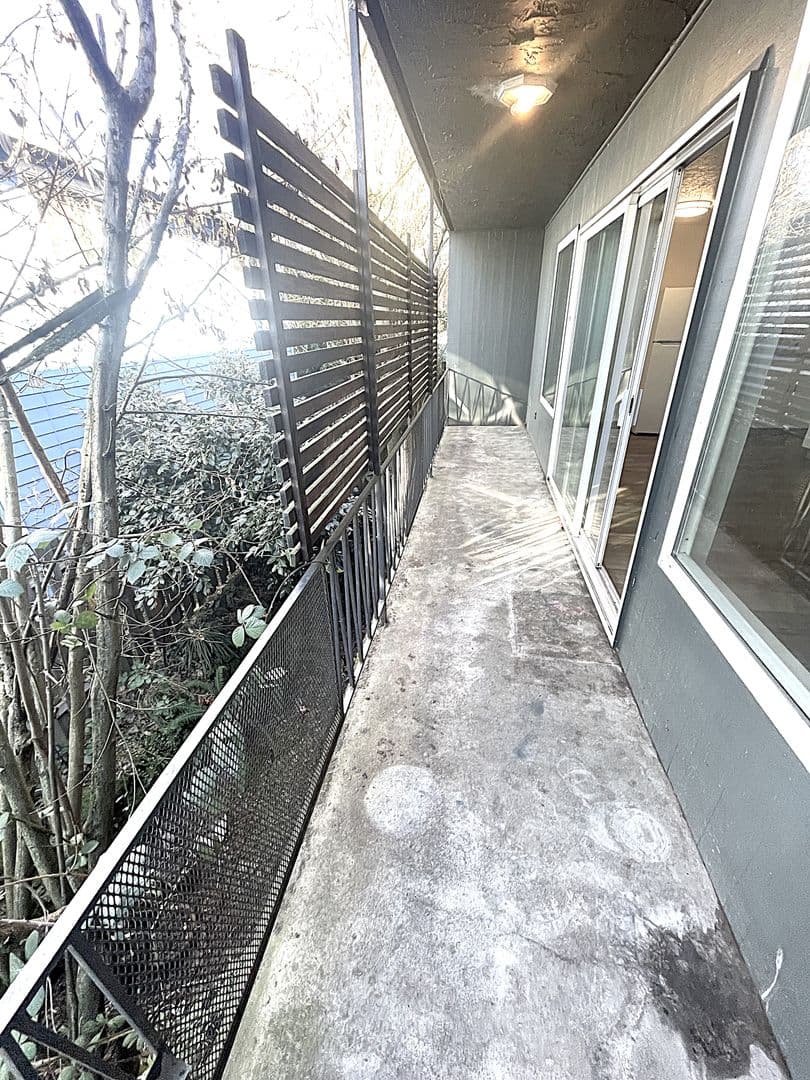 Portland Apartment: 4321-4331 & 4342 1-8 SE 27th Ave.