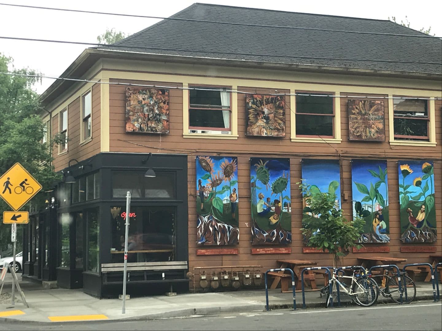 Portland Apartment: 4922-4930 N. Albina Ave.