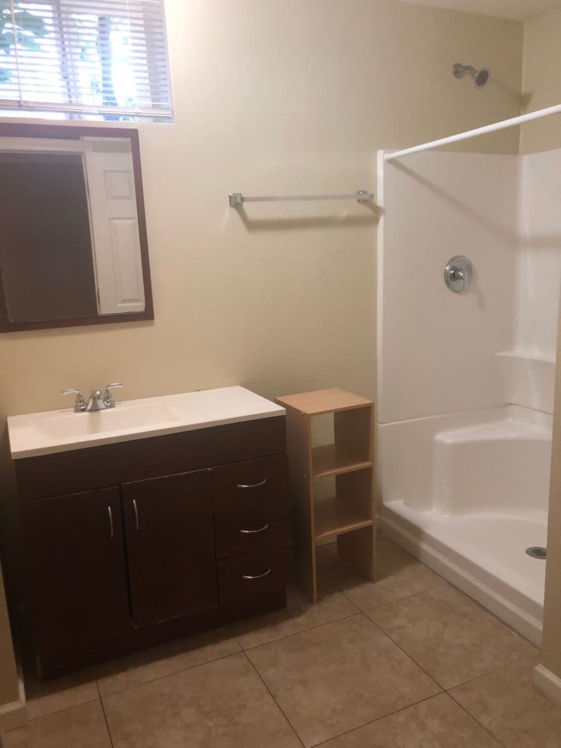 Portland Apartment: 4737 SE 28th Ave.