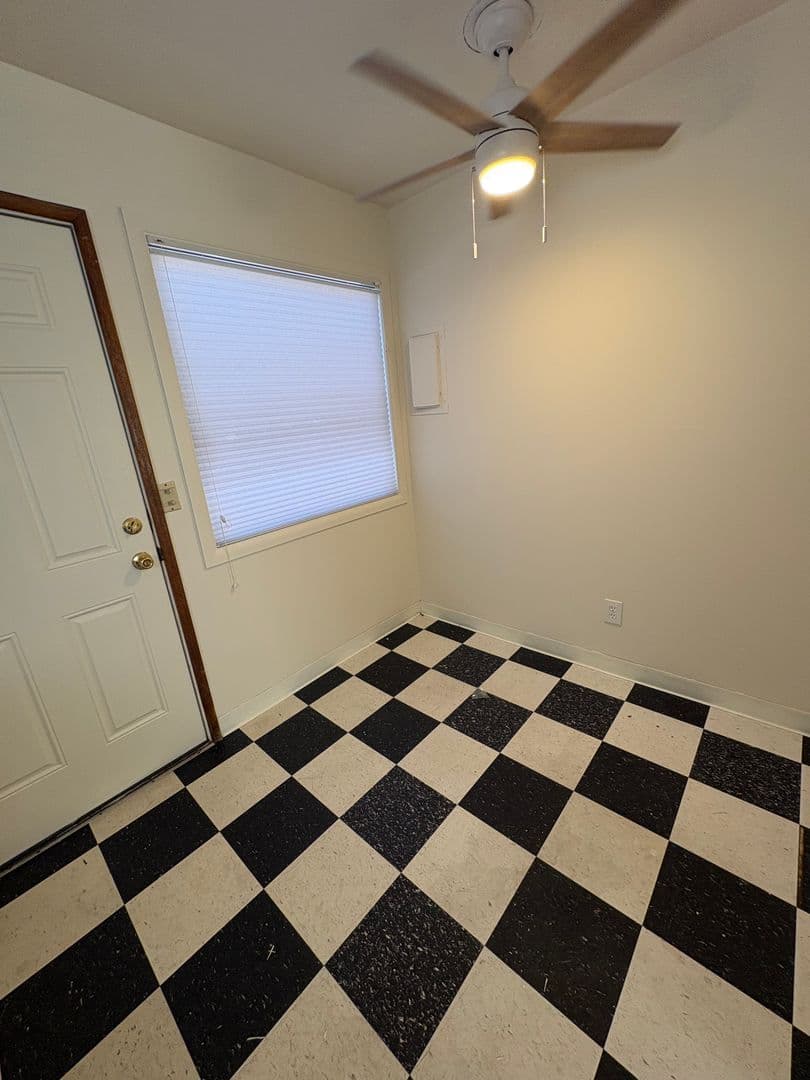 Portland Apartment: 5727-5731 NE Hassalo St. 1102 & 1107 NE 58th