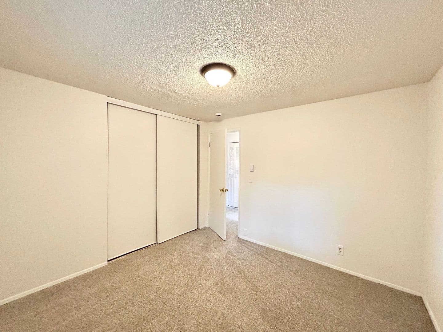 Portland Apartment: 8040 SW 19th Avenue