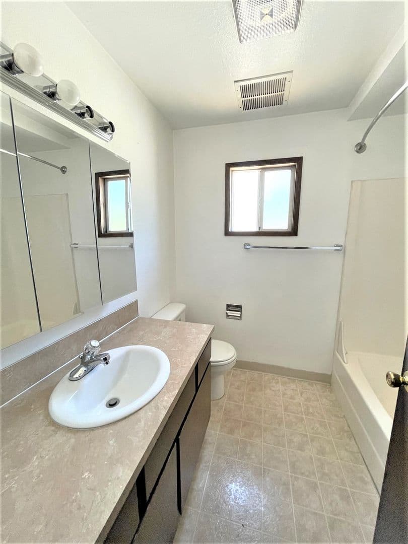 Portland Apartment: 10503-10509 E Burnside St.