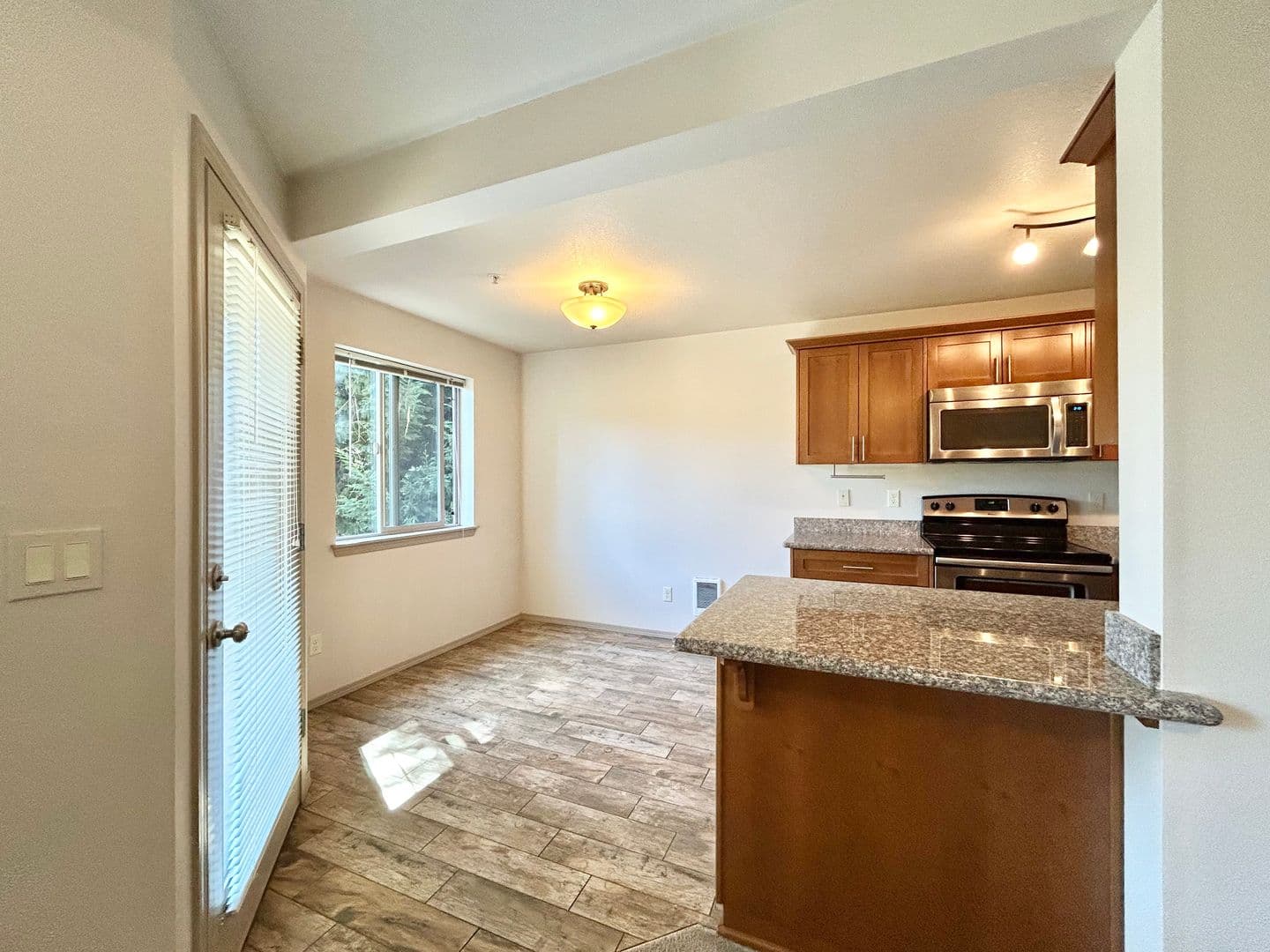 Beaverton Apartment: 18990 - 18996 SW Johnson St.