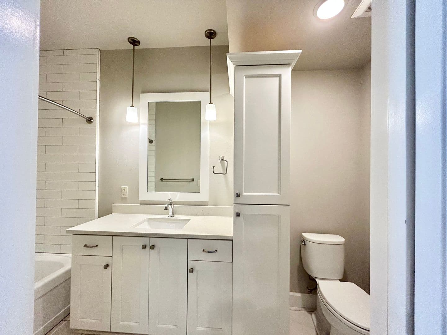 Portland House: 1805 SE Madison St. #203