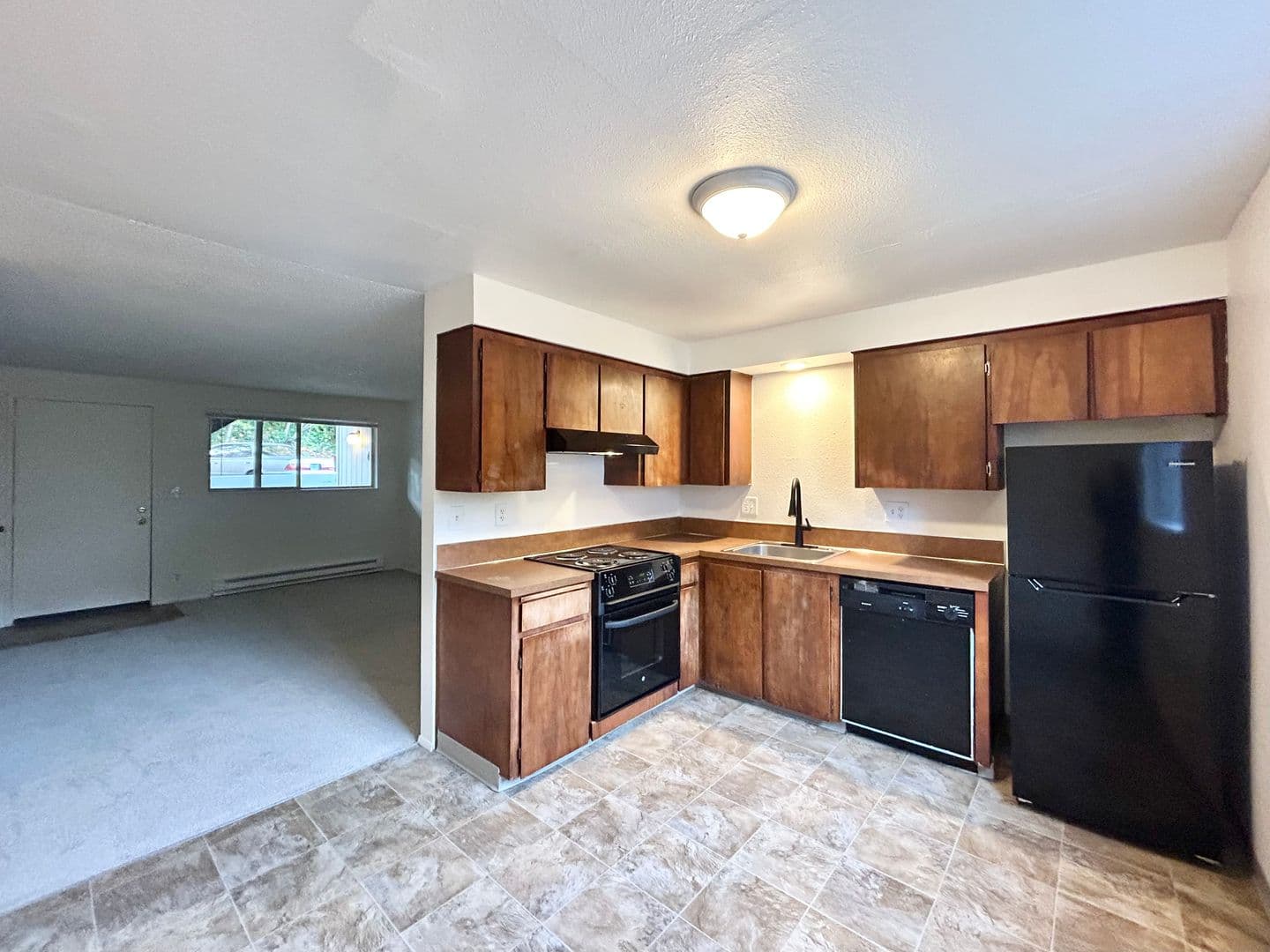 Portland Apartment: 8040 SW 19th Avenue