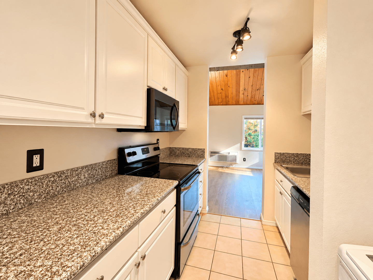 Lake Oswego House: 4643 Lakeview Blvd.