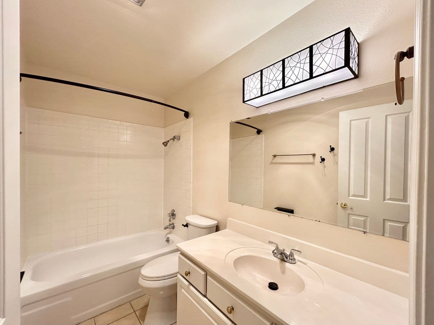 Lake Oswego House: 4643 Lakeview Blvd.