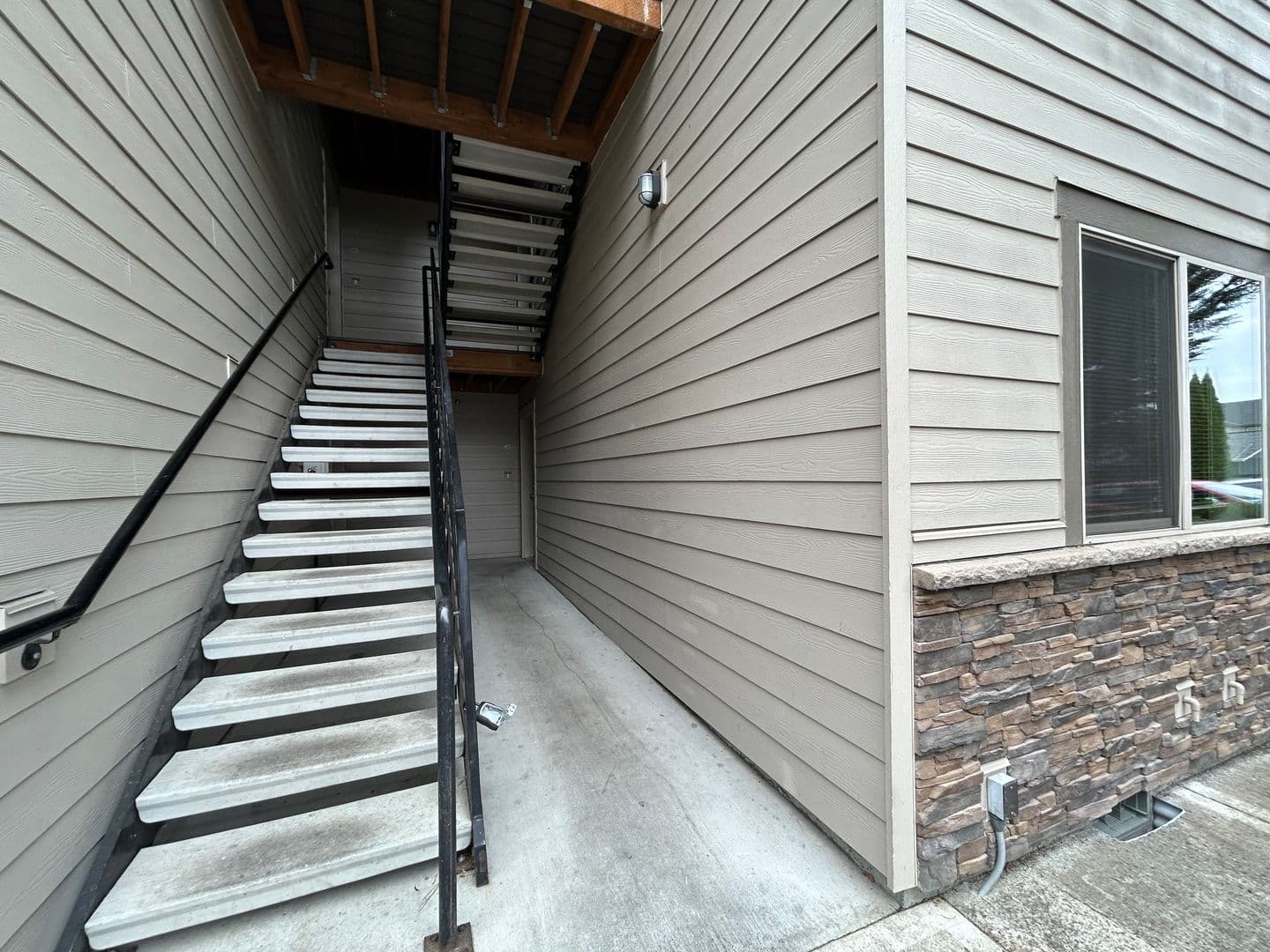 Beaverton Apartment: 18990 - 18996 SW Johnson St.