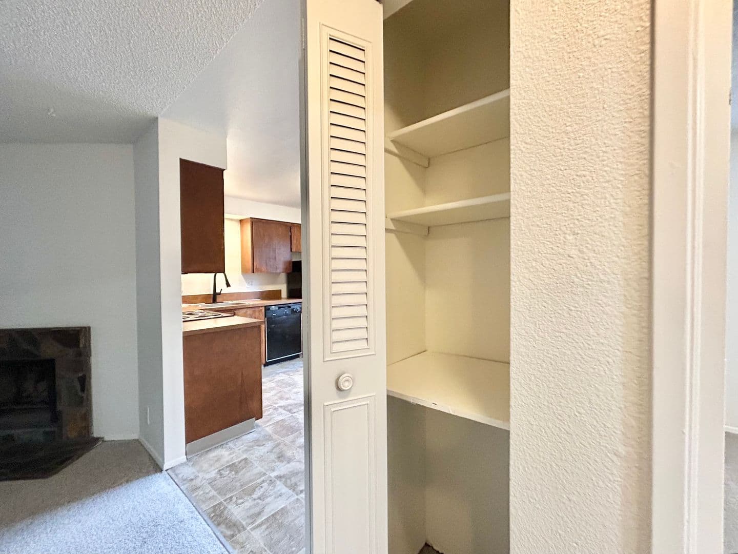 Portland Apartment: 8040 SW 19th Avenue