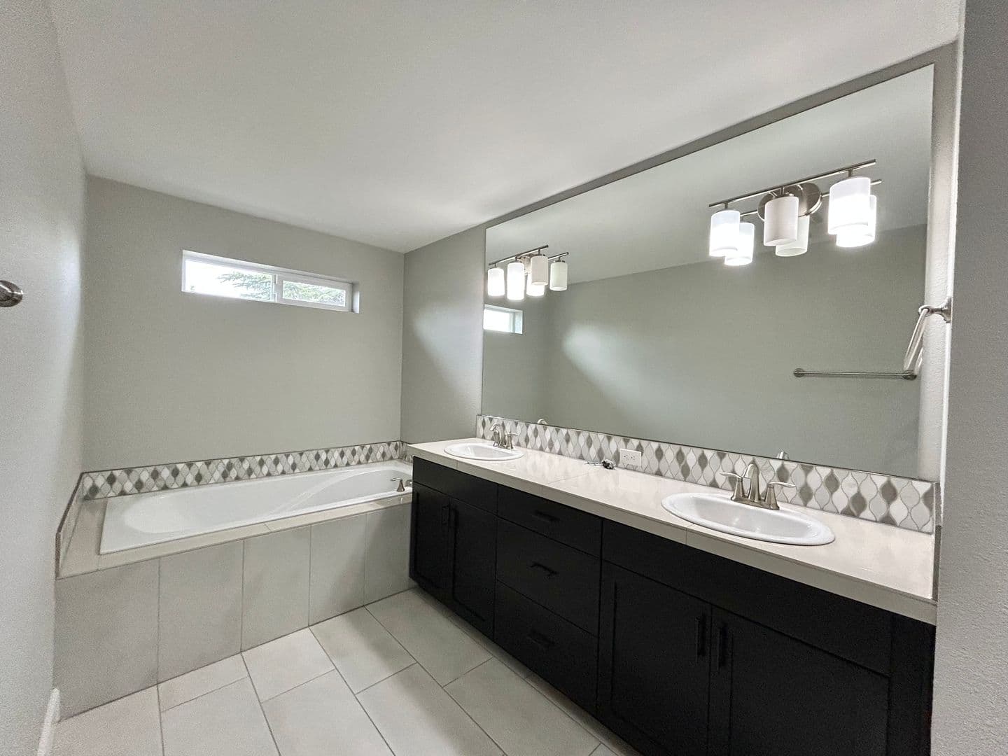 Hillsboro House: 113 NE 30th Ave