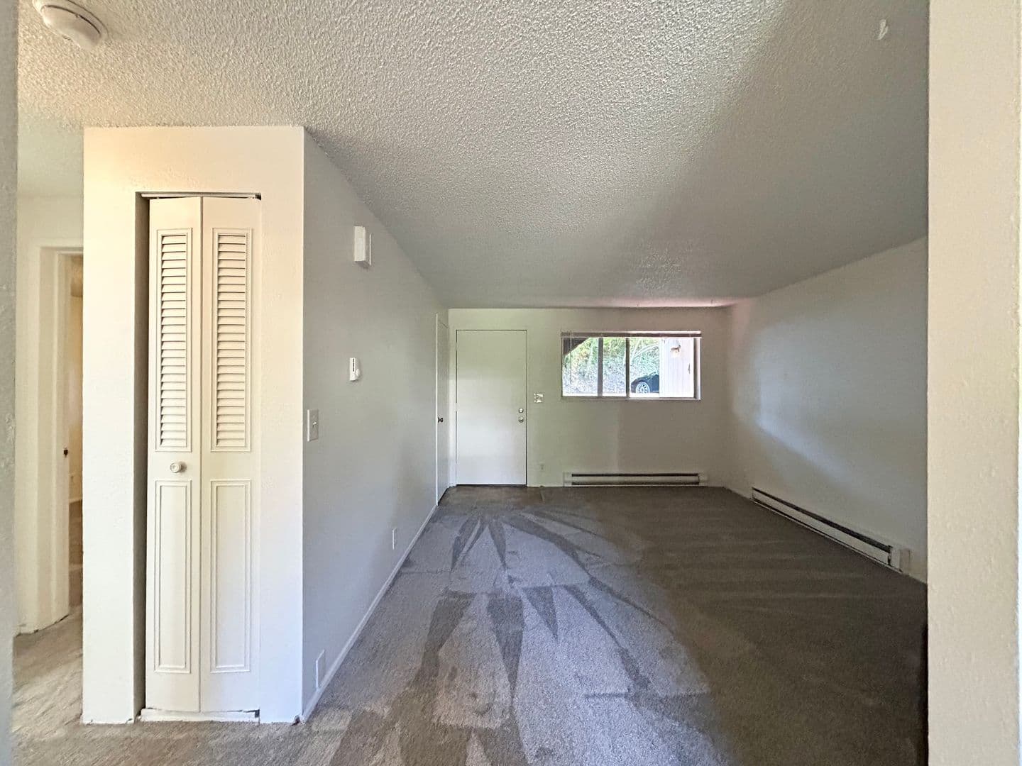 Portland Apartment: 8040 SW 19th Avenue