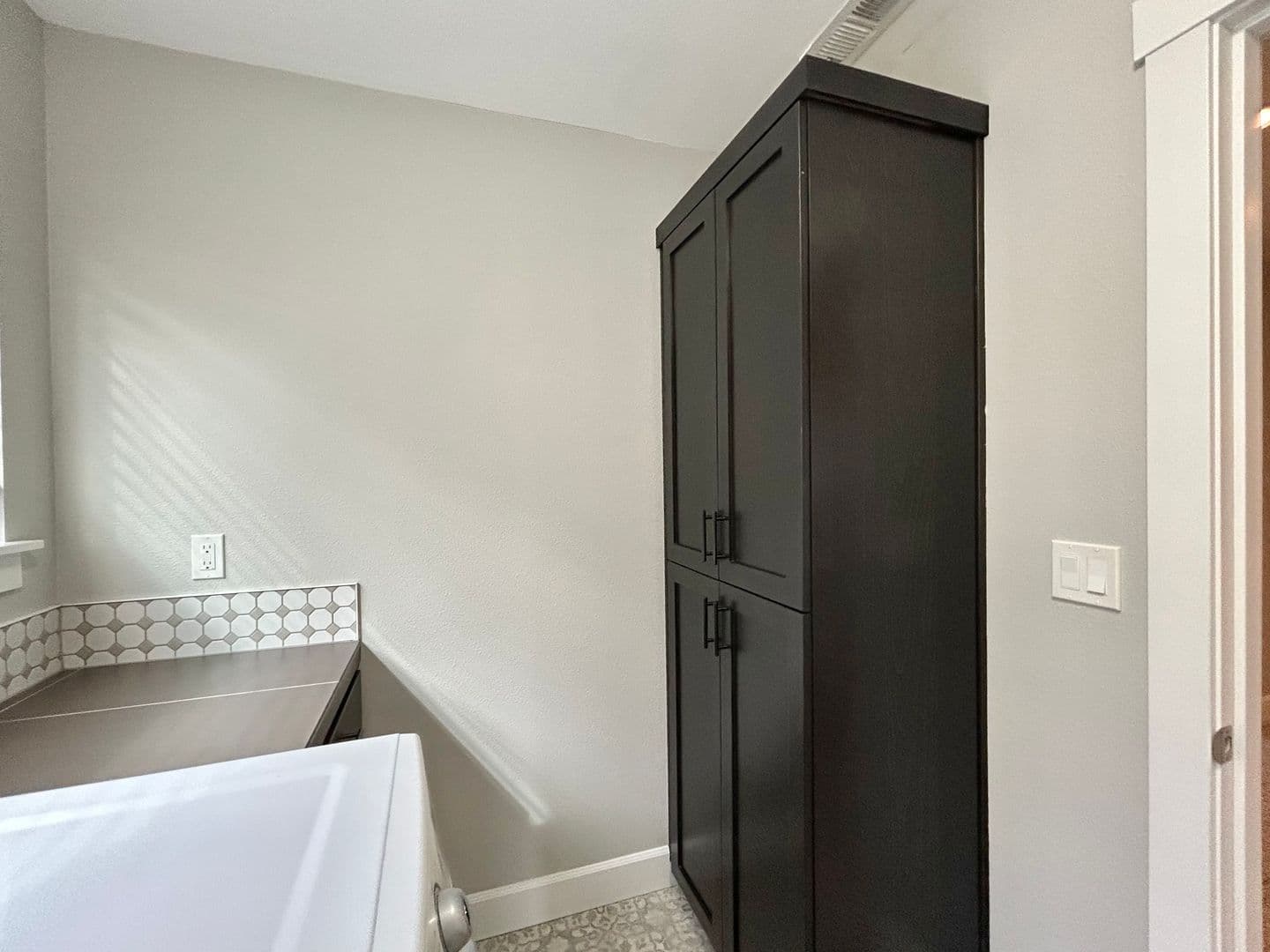 Hillsboro House: 113 NE 30th Ave