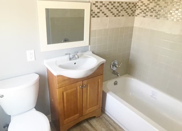Portland Apartment: 9840 N. Lombard St.