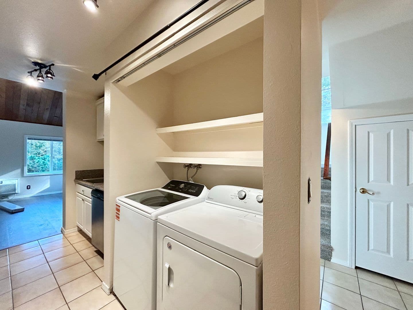 Lake Oswego House: 4643 Lakeview Blvd.