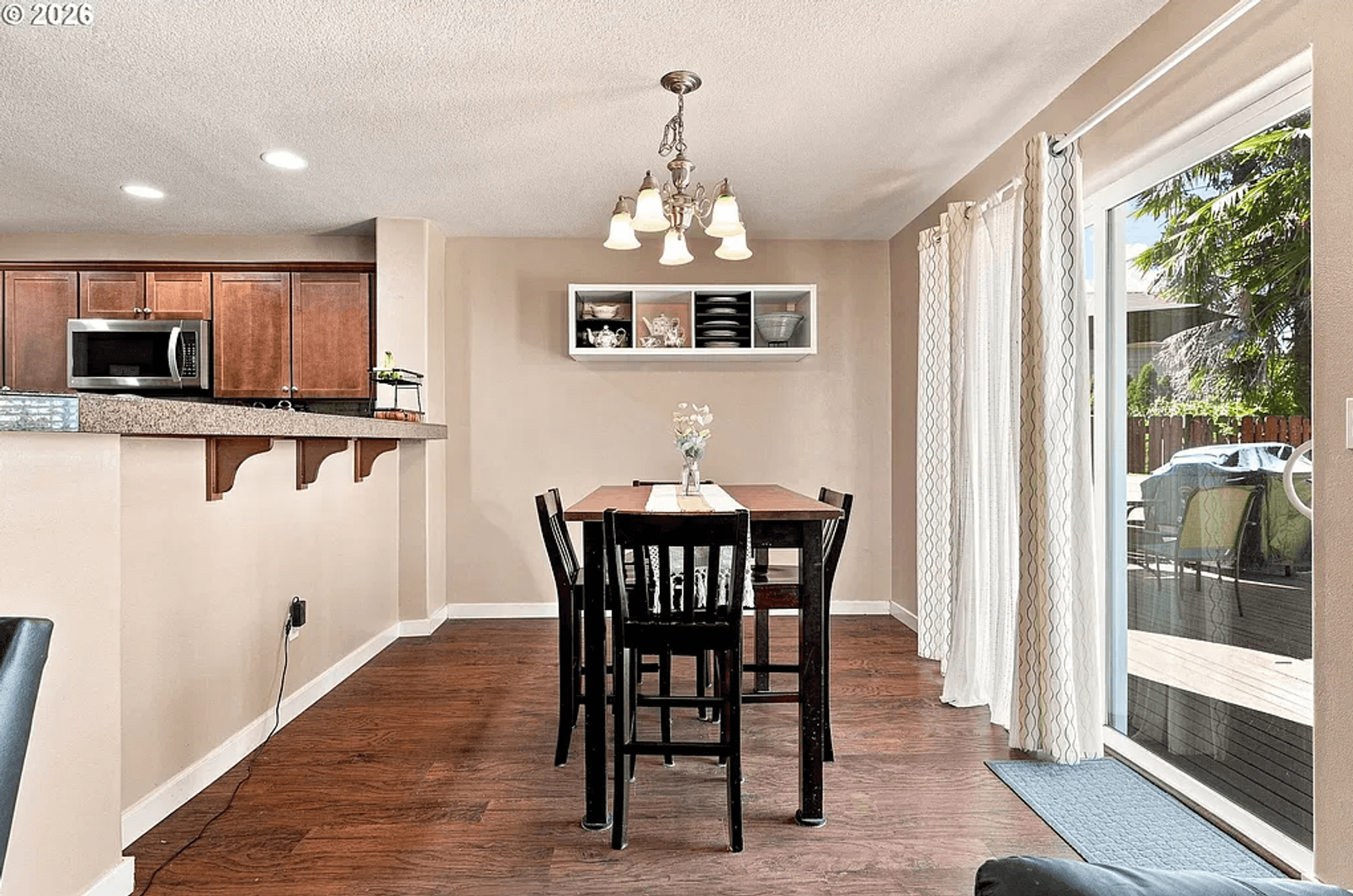 Canby House: 828 NW 1st Ave.