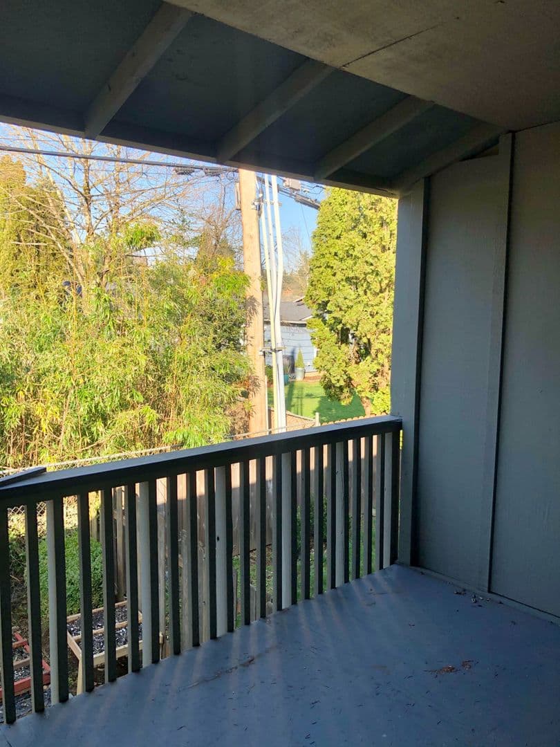 Portland Apartment: 10503-10509 E Burnside St.