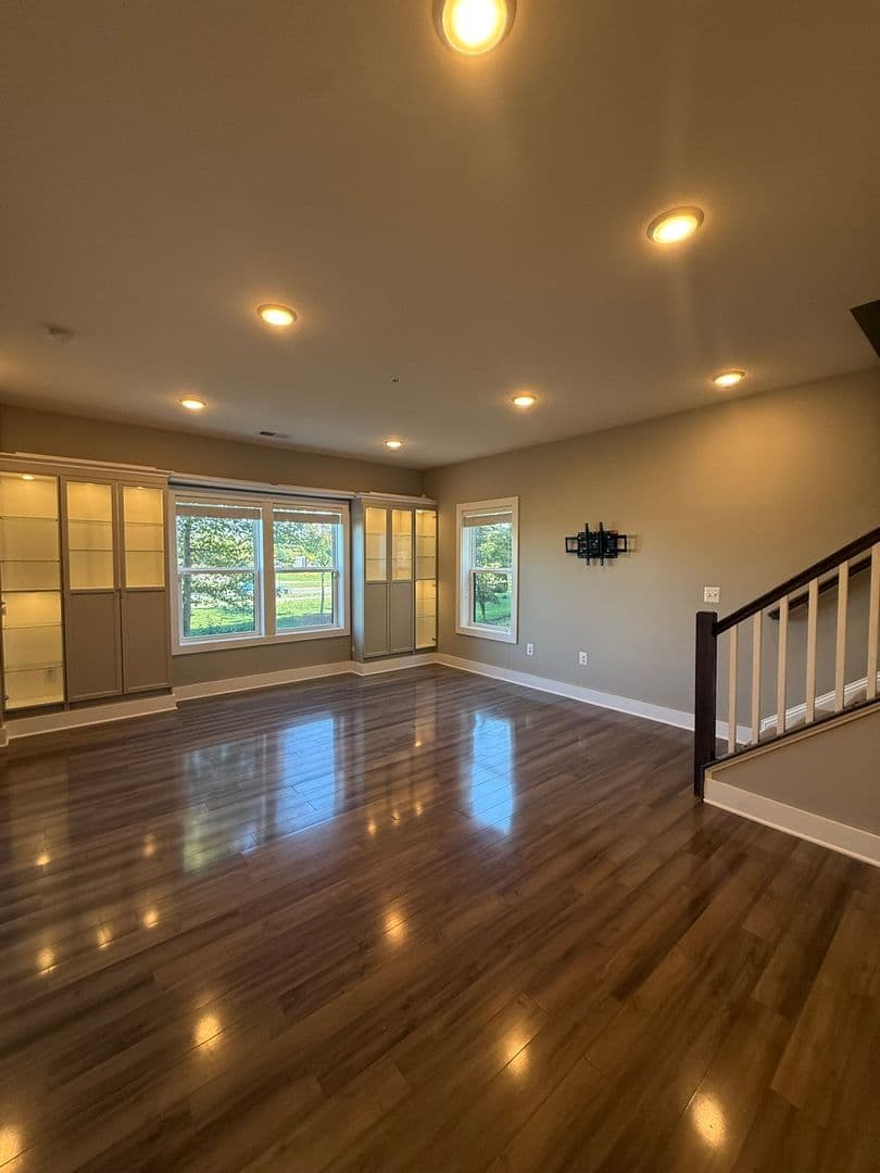 Ashburn House: 44860 Tiverton Square