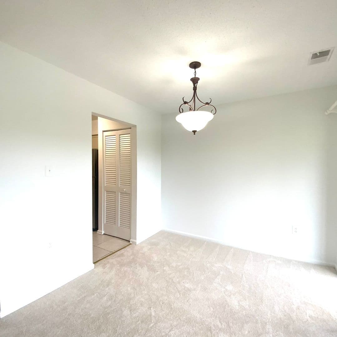 Falls Church House: 7594 Lakeside Village Drive