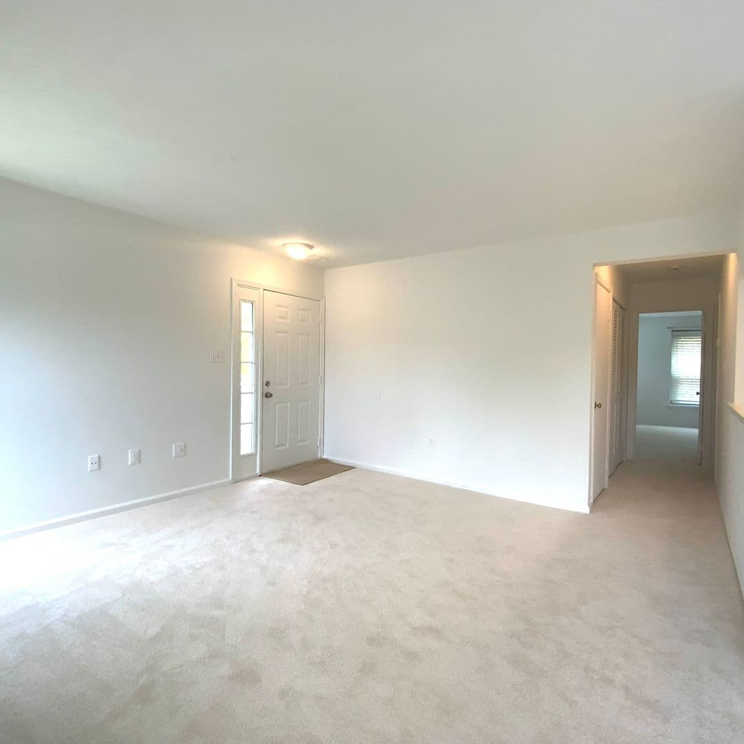 Falls Church House: 7594 Lakeside Village Drive