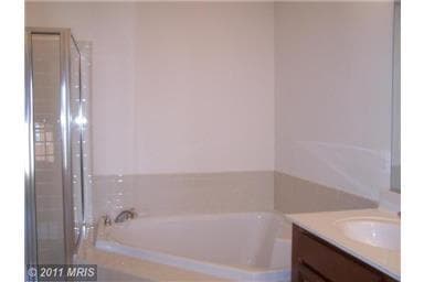 Broadlands House: 21929 Bayard Terrace
