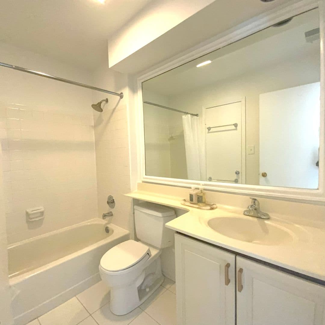 Falls Church House: 7594 Lakeside Village Drive