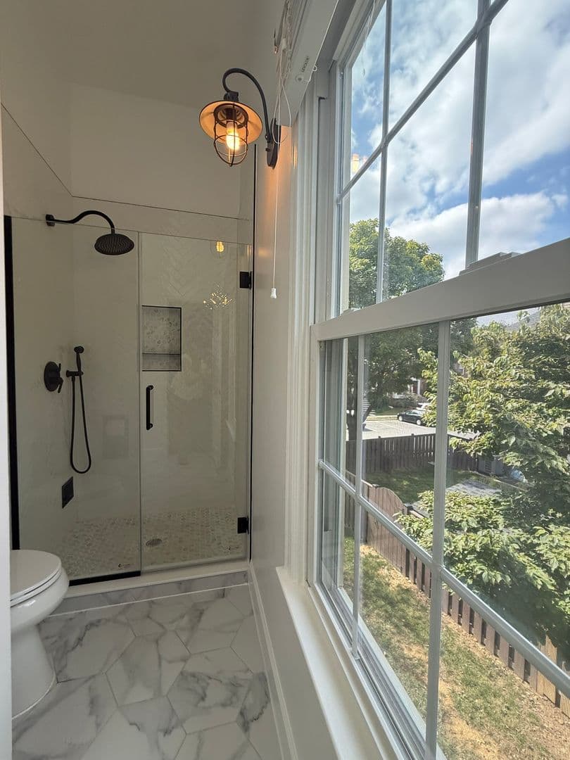Alexandria House: 6269 Walkers Croft Way