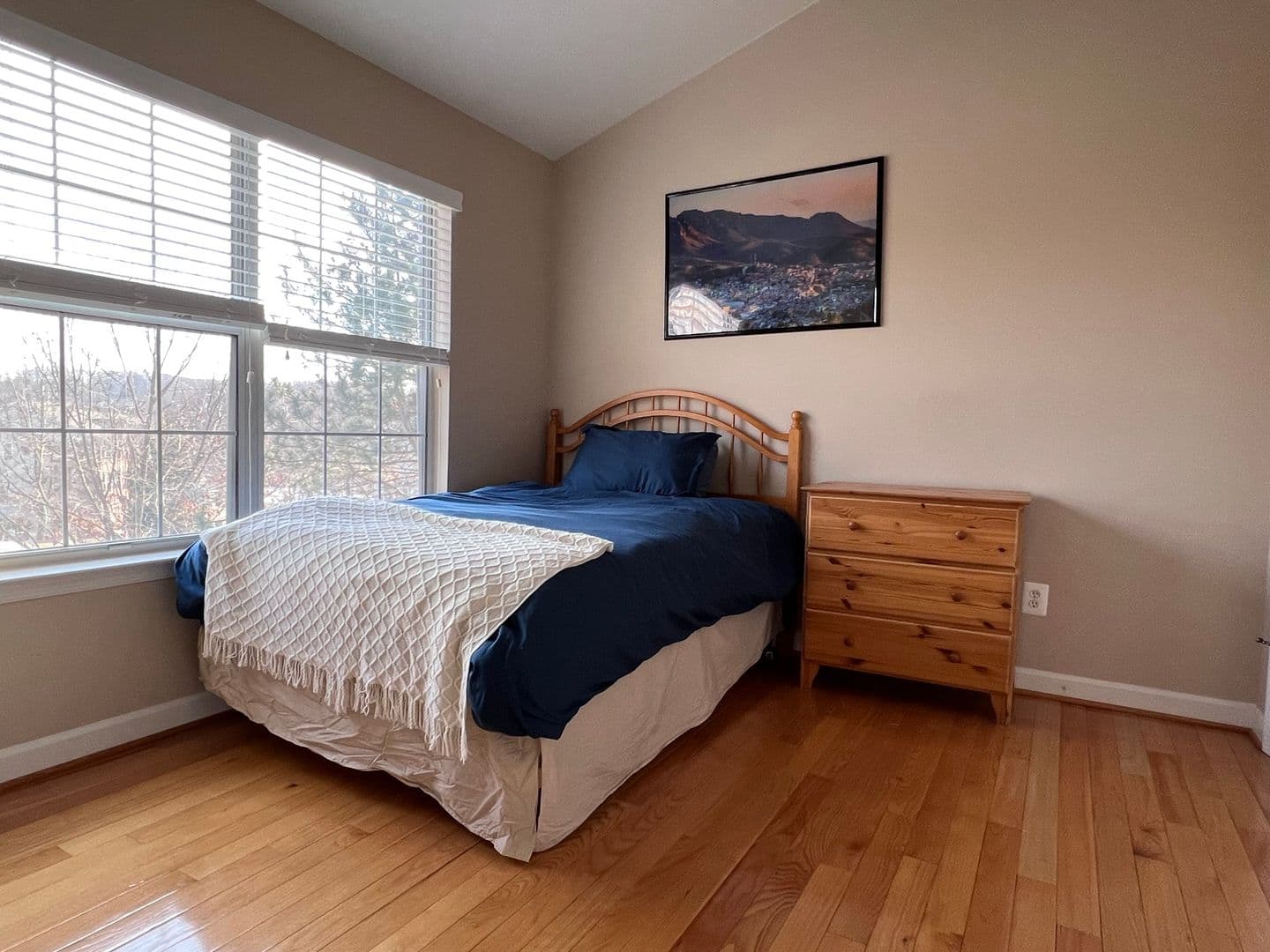 Sterling House: 47692 Woolcott Square