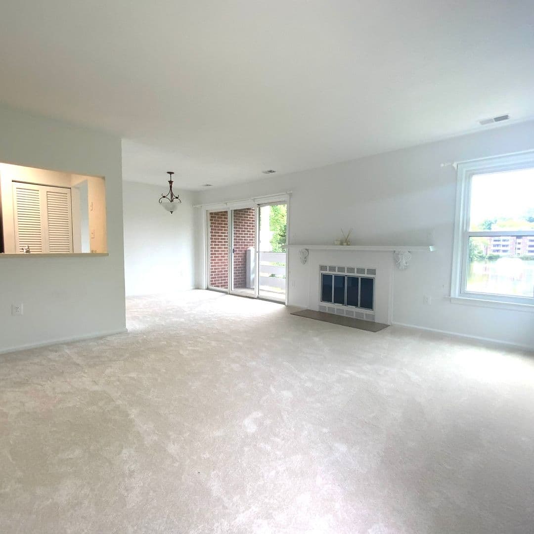 Falls Church House: 7594 Lakeside Village Drive