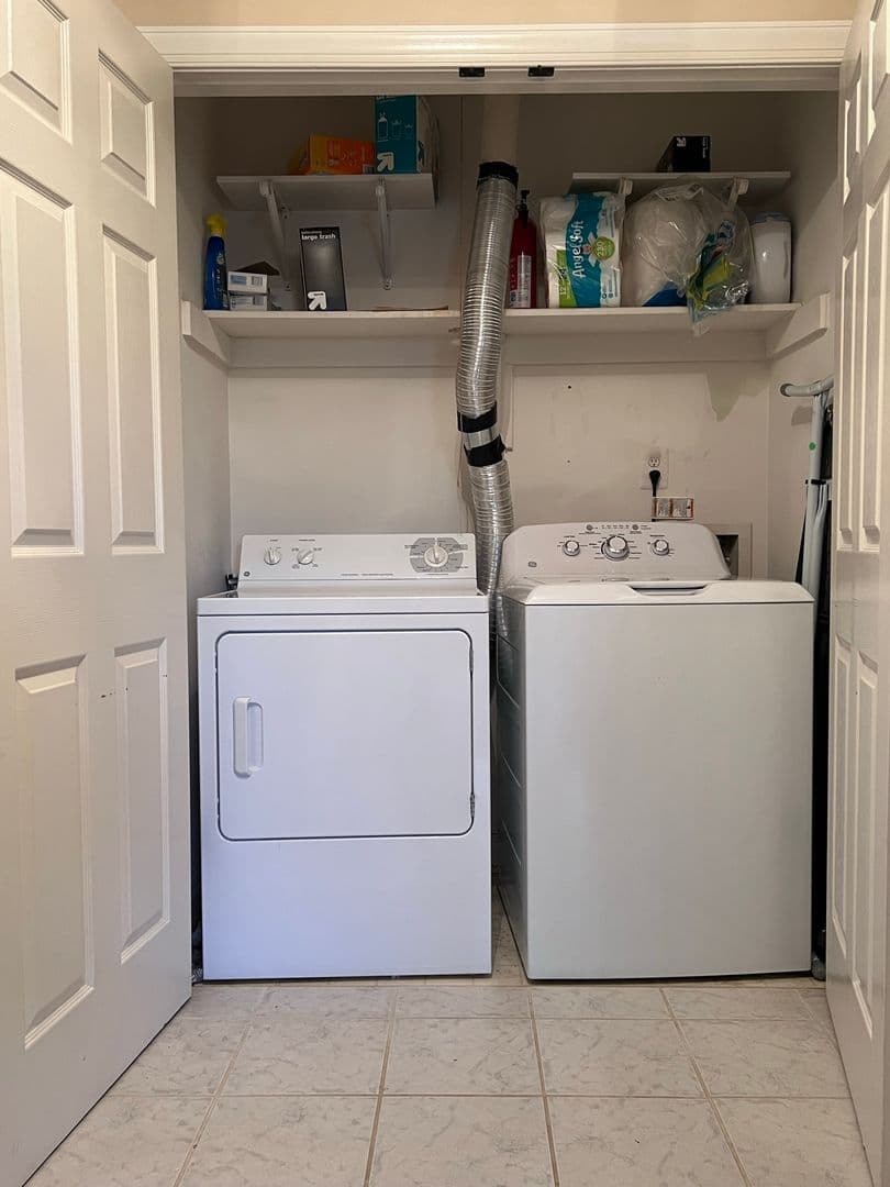 Sterling House: 47692 Woolcott Square