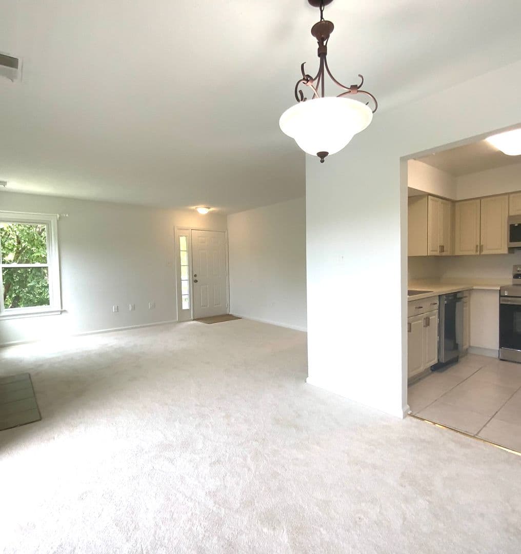 Falls Church House: 7594 Lakeside Village Drive
