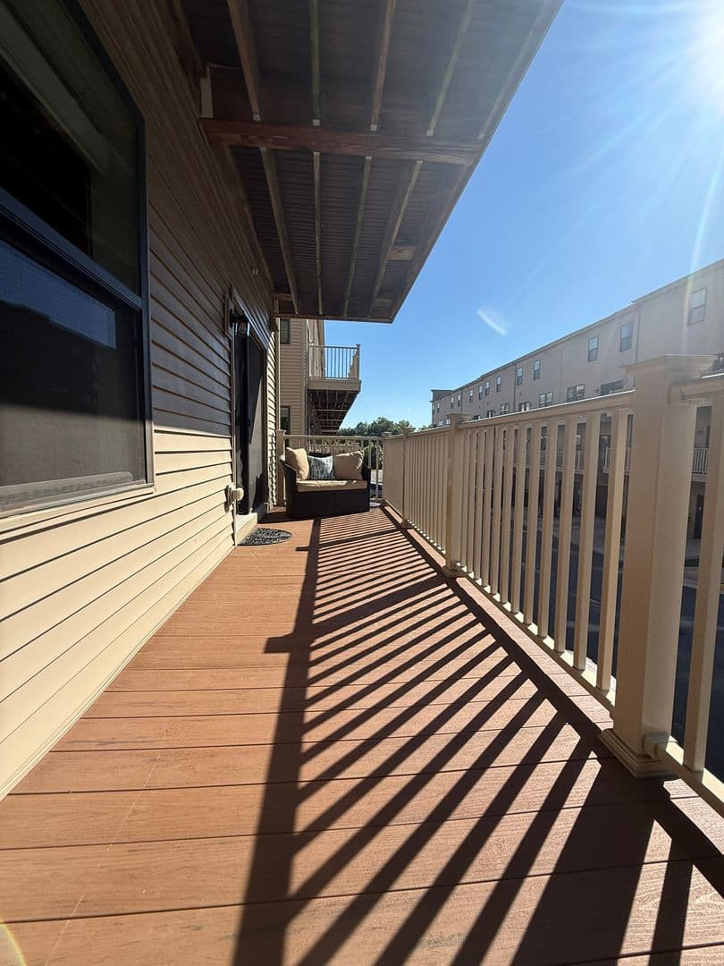 Ashburn House: 44860 Tiverton Square
