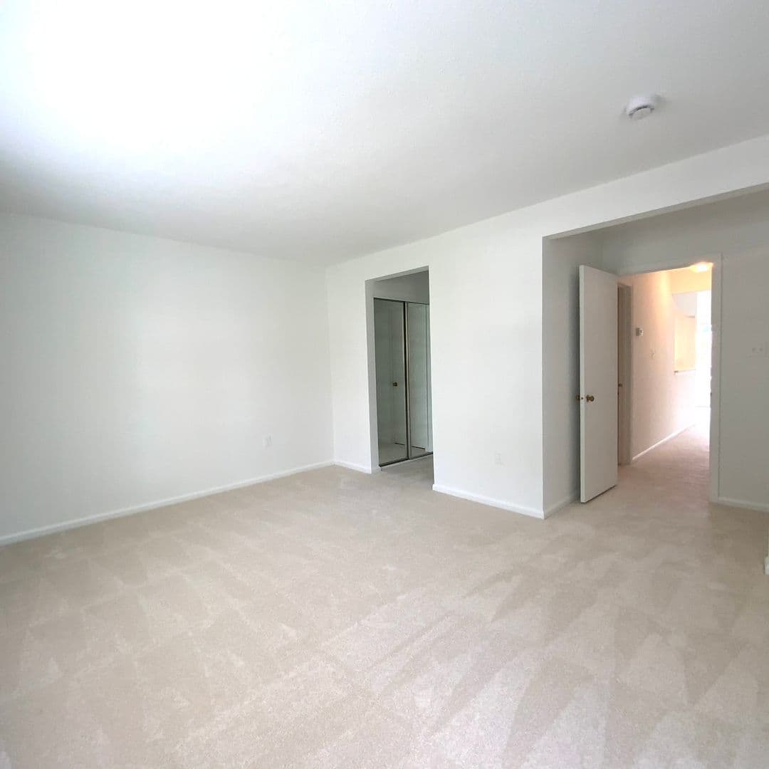 Falls Church House: 7594 Lakeside Village Drive