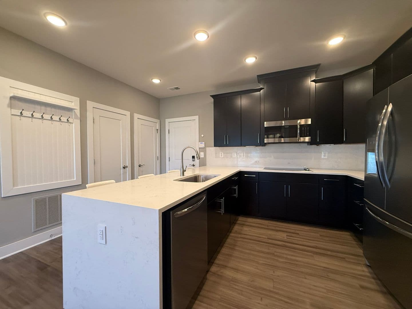 Ashburn House: 44860 Tiverton Square