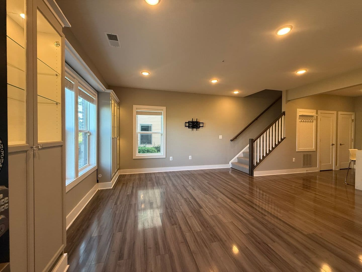 Ashburn House: 44860 Tiverton Square
