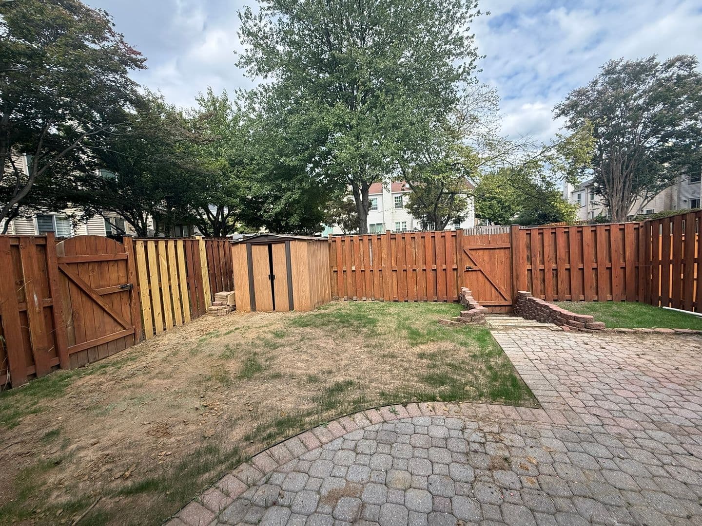 Alexandria House: 6269 Walkers Croft Way