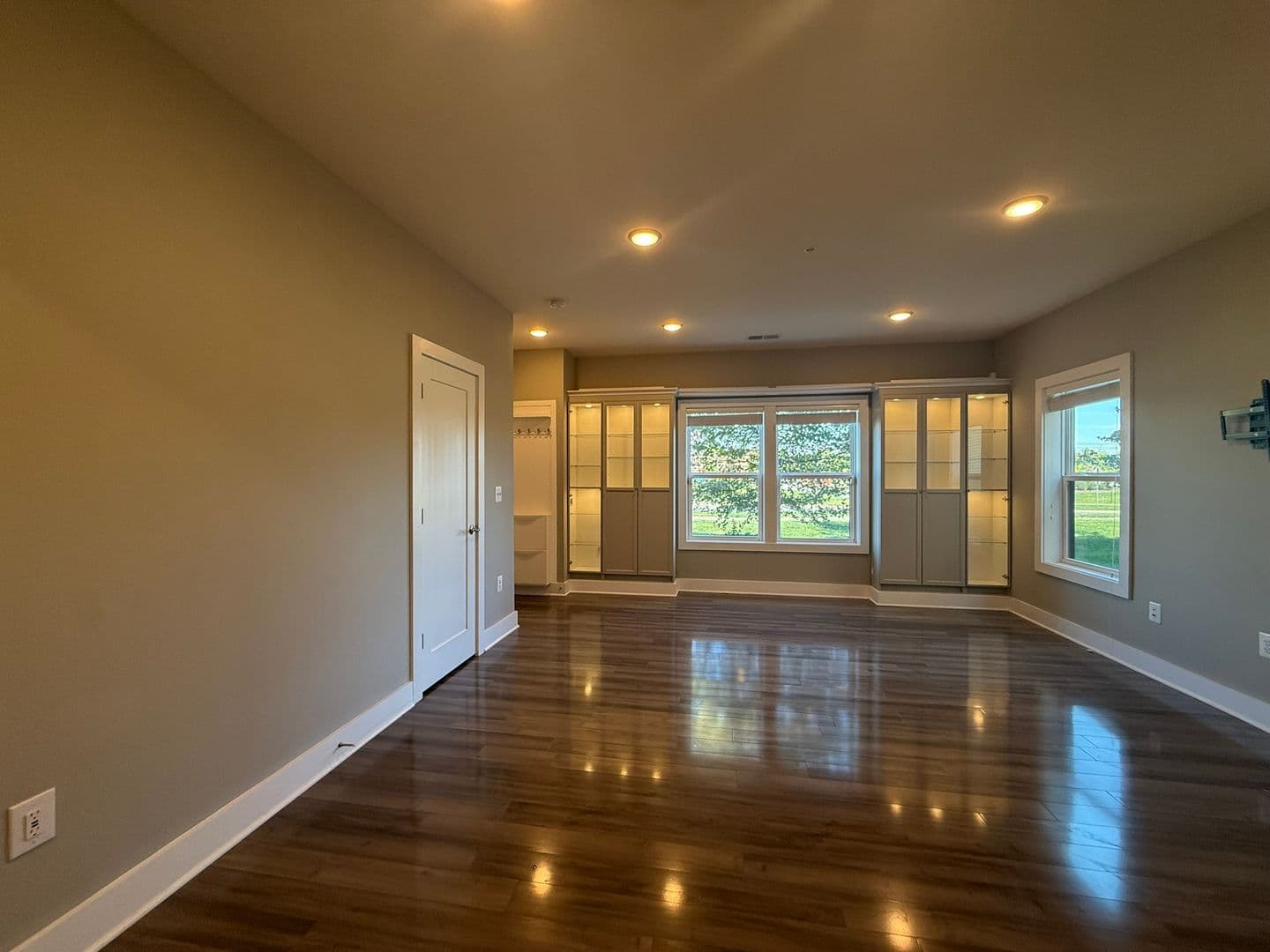 Ashburn House: 44860 Tiverton Square