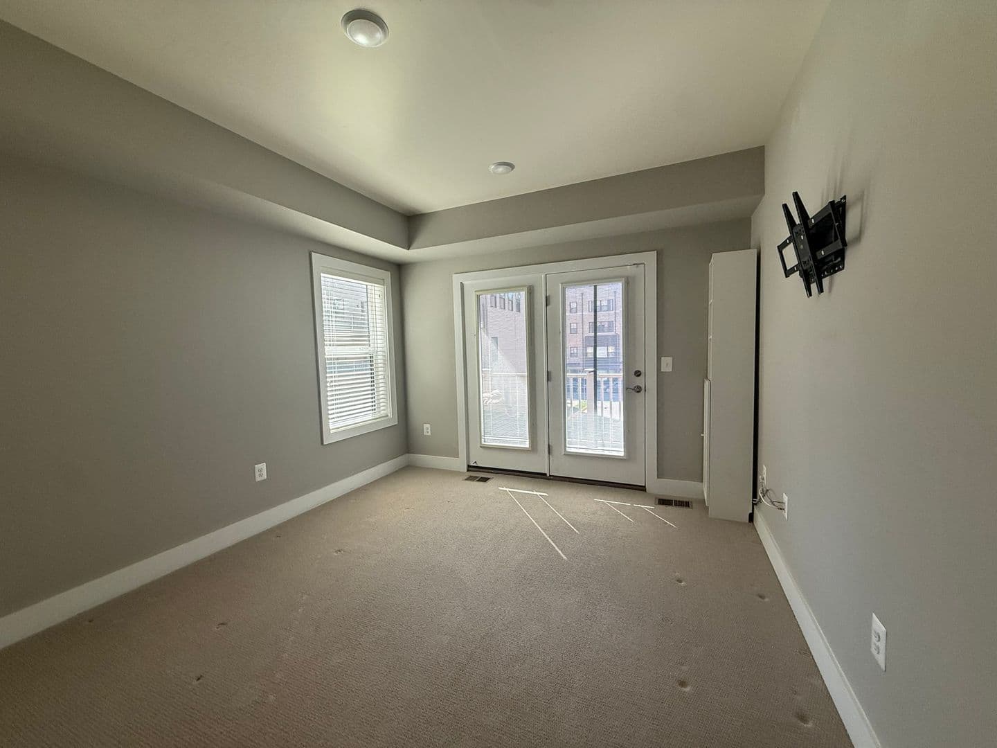 Ashburn House: 44860 Tiverton Square