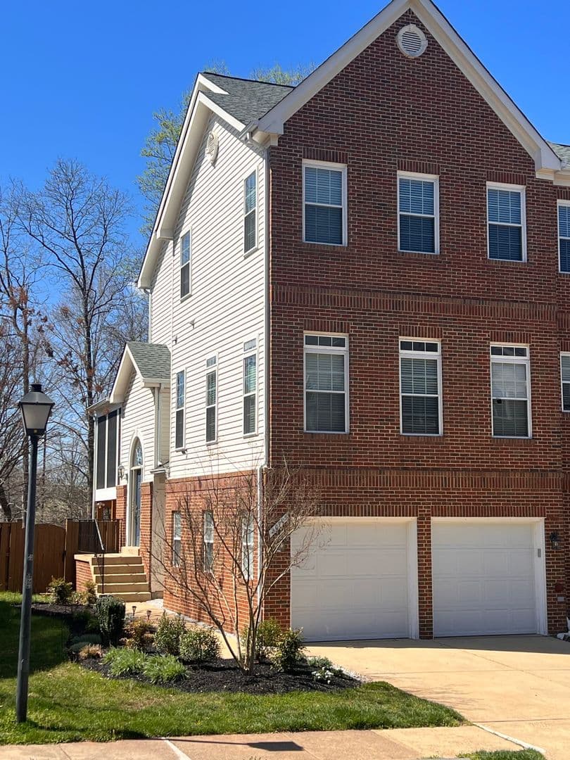 Sterling House: 20709 Riptide Square