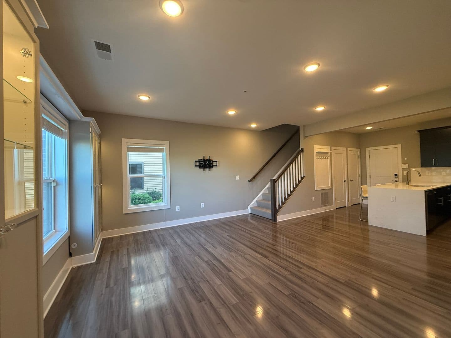 Ashburn House: 44860 Tiverton Square